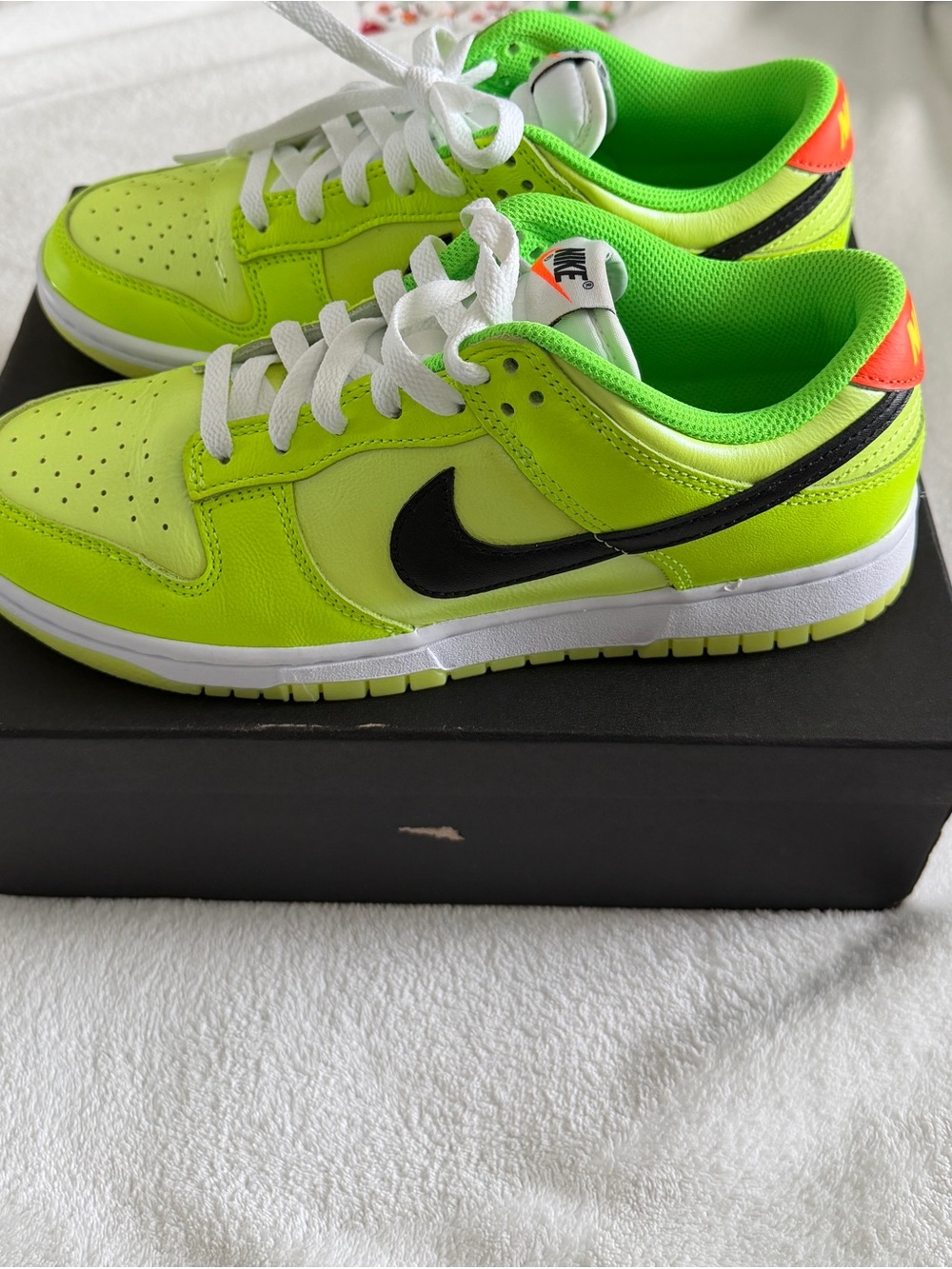 Nike dunk low SE Splash volt